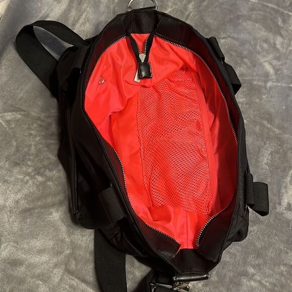 APANA black bag. Hot pink lined. - Picture 3 of 6